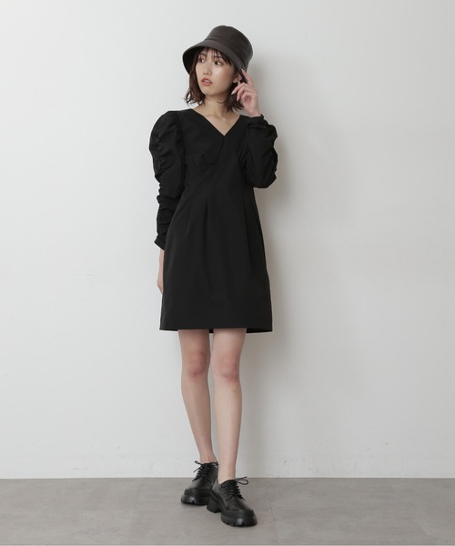 FREE'S MART（フリーズマート）の「【インフルエンサー森下愛里沙さんレコメンド】◆袖シャーリングミニワンピース（ワンピース・レディース・ブラック/グリーン・FREE）」の7枚目の写真