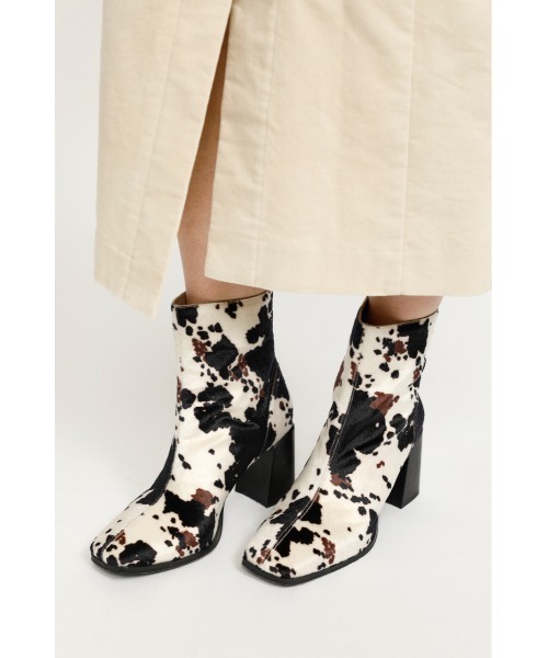 SLY（スライ）の「CENTER SEAM SHORT BOOTS ショート ブーツ（ブーツ・レディース・マルチ/アイボリー/ブラック・MEDIUM/LARGE/SMALL）」の8枚目の写真