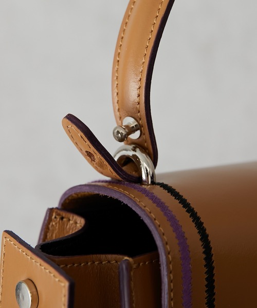 ear PAPILLONNER（イアパピヨネ）の「【MY BEST BAGS(マイベストバッグス）】 ミニボックスショルダーバッグ（ショルダーバッグ・レディース・キャメル/ブラック・FREE）」の9枚目の写真