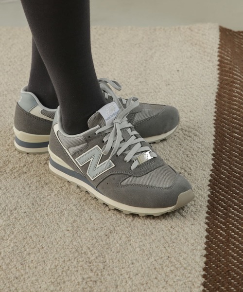 URBAN RESEARCH DOORS(アーバンリサーチドアーズ)の「NEW BALANCE WL996W(スニーカー・レディース・ブラック/ライトブルー・24.5/24/23.5)」の4枚目の写真