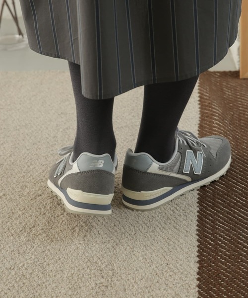 URBAN RESEARCH DOORS(アーバンリサーチドアーズ)の「NEW BALANCE WL996W(スニーカー・レディース・ブラック/ライトブルー・24.5/24/23.5)」の3枚目の写真