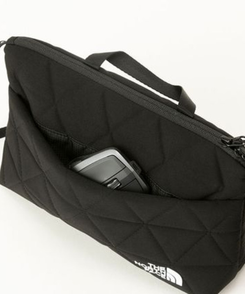 THE NORTH FACE（ザノースフェイス）の「THE NORTH FACE/ノースフェイス ジオフェイスポーチ NM82033（PC・タブレットケース・メンズ・ブラウン/ブラック・FREE）」の7枚目の写真