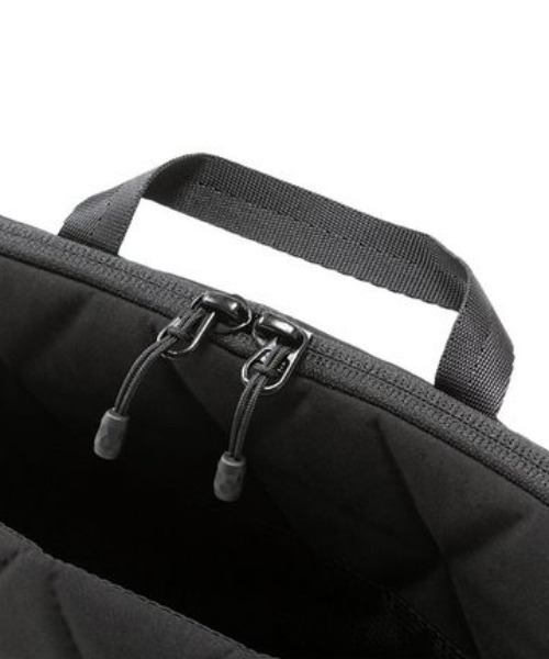 THE NORTH FACE（ザノースフェイス）の「THE NORTH FACE/ノースフェイス ジオフェイスポーチ NM82033（PC・タブレットケース・メンズ・ブラウン/ブラック・FREE）」の9枚目の写真