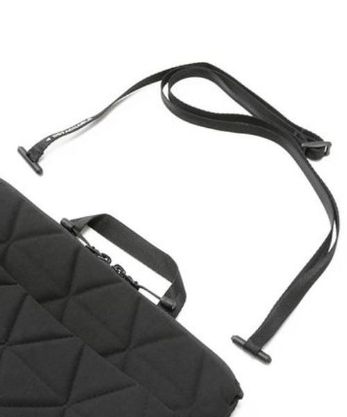 THE NORTH FACE（ザノースフェイス）の「THE NORTH FACE/ノースフェイス ジオフェイスポーチ NM82033（PC・タブレットケース・メンズ・ブラウン/ブラック・FREE）」の10枚目の写真