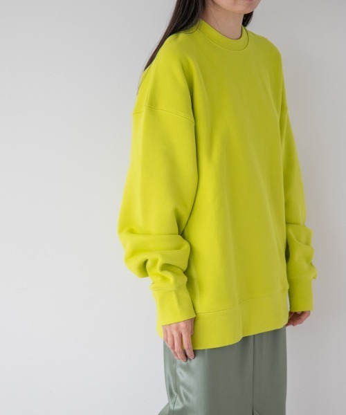 yuw（ユウ）の「UNISEX FLEECE PULLOVER　238895（スウェット・レディース・ブラック/ライトグレー/カーキ/イエロー・FREE）」の4枚目の写真