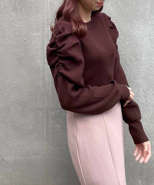 MAJESTIC LEGON（マジェスティックレゴン）の「ボリュームショルダーニット（ニット/セーター・レディース・ブラック/ベージュ/ブラウン/グレー/アイボリー・SMALL/MEDIUM）」の4枚目の写真