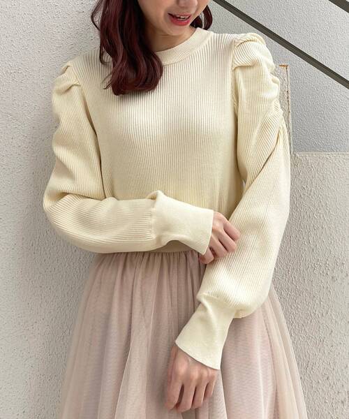 MAJESTIC LEGON（マジェスティックレゴン）の「ボリュームショルダーニット（ニット/セーター・レディース・ブラック/ベージュ/ブラウン/グレー/アイボリー・SMALL/MEDIUM）」の6枚目の写真