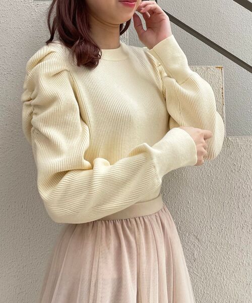 MAJESTIC LEGON（マジェスティックレゴン）の「ボリュームショルダーニット（ニット/セーター・レディース・ブラック/ベージュ/ブラウン/グレー/アイボリー・SMALL/MEDIUM）」の15枚目の写真