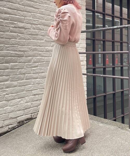 MAJESTIC LEGON（マジェスティックレゴン）の「ボリュームショルダーニット（ニット/セーター・レディース・ブラック/ベージュ/ブラウン/グレー/アイボリー・SMALL/MEDIUM）」の16枚目の写真