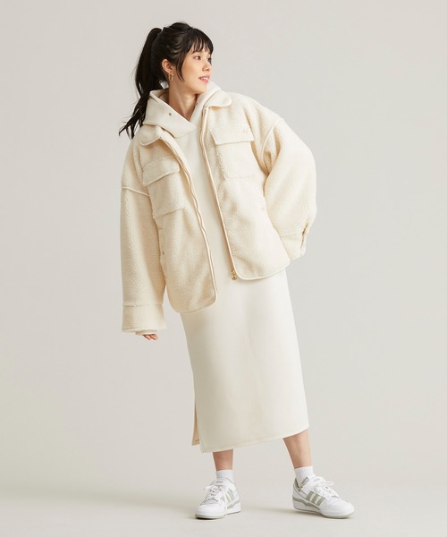 在庫処分 ウィメンズ adidas シェルパジャケット ホワイトHC6602 adidas（アディダス）の「シェルパ ジャケット [SHERPA JACKET