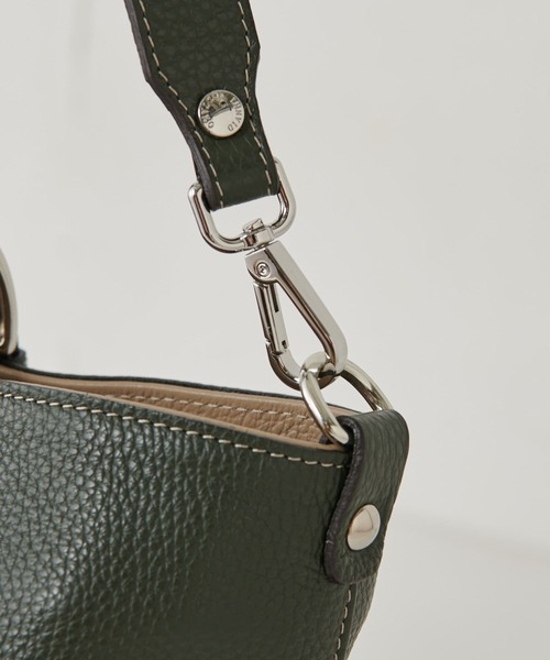 BEARDSLEY（ビアズリー）の「《GIANNI NATARO CAROL J》レザーバッグ（ショルダーバッグ・レディース・ベージュ/カーキ・FREE）」の13枚目の写真
