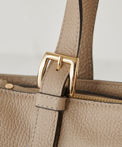 BEARDSLEY（ビアズリー）の「《GIANNI NATARO CAROL J》レザーバッグ（ショルダーバッグ・レディース・ベージュ/カーキ・FREE）」の3枚目の写真