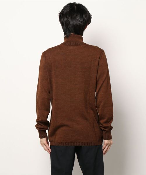 SISLEY(シスレー)の「タートルネックニット・セーター(ニット/セーター・メンズ・ブラウン・SMALL/MEDIUM/LARGE)」の3枚目の写真