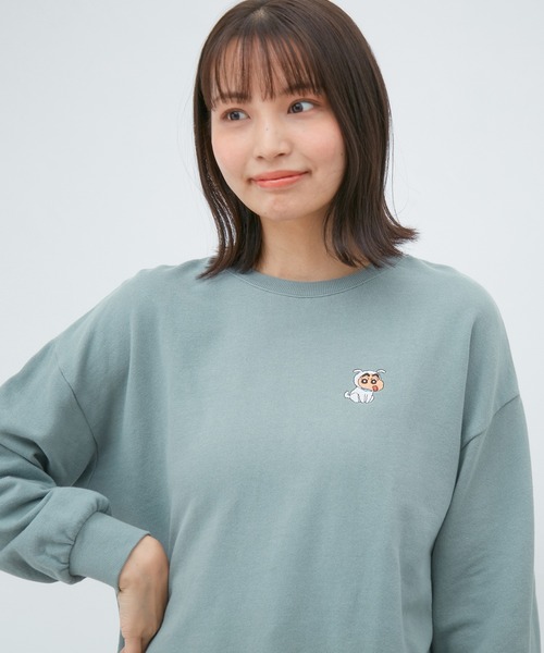 Honeys(ハニーズ)の「クレヨンしんちゃん/トレーナー(スウェット・レディース・グリーン系その他/杢グレー/ブルー系その他/ブラック/アイボリー・M/LL/L/SS/S)」の4枚目の写真