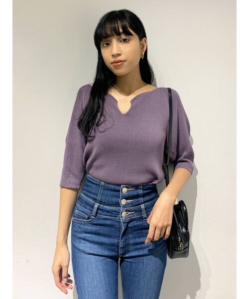 EMODA(エモダ)の「ボリュームスリーブVニット(ニット/セーター・レディース・ブラック/パープル/グリーン/アイボリー・FREE)」の10枚目の写真