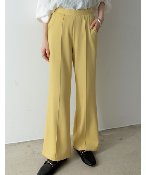ポリツイルピンタックセミフレアパンツ