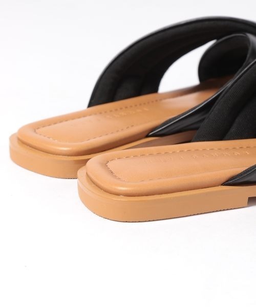 LOWRYS FARM（ローリーズファーム）の「プックリクロスサンダル 268481（サンダル・レディース・ブラック/ベージュ・MEDIUM/LARGE）」の8枚目の写真