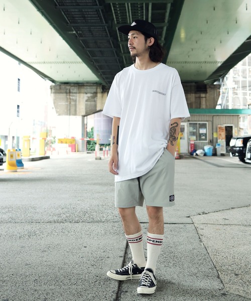 INDEPENDENT（インディペンデント）の「INDEPENDENT / インディペンデント RTB Reflect S/S Regular T-Shirt 半袖 クルーネック ロゴ Tシャツ（Tシャツ/カットソー・メンズ・ホワイト/ブラック・MEDIUM/LARGE/X-LARGE/XX-LARGE）」の8枚目の写真