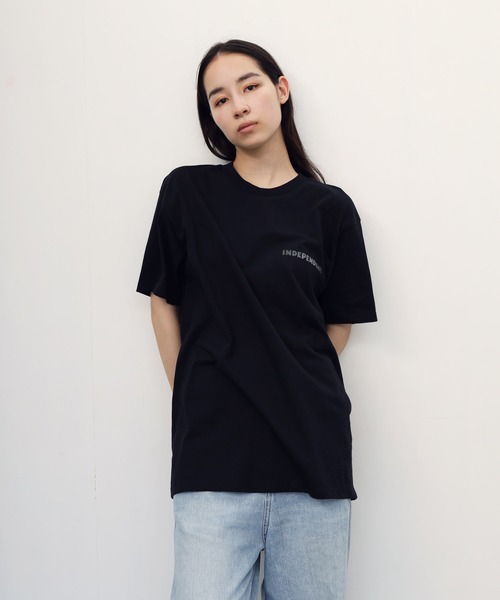 INDEPENDENT（インディペンデント）の「INDEPENDENT / インディペンデント RTB Reflect S/S Regular T-Shirt 半袖 クルーネック ロゴ Tシャツ（Tシャツ/カットソー・メンズ・ホワイト/ブラック・MEDIUM/LARGE/X-LARGE/XX-LARGE）」の6枚目の写真