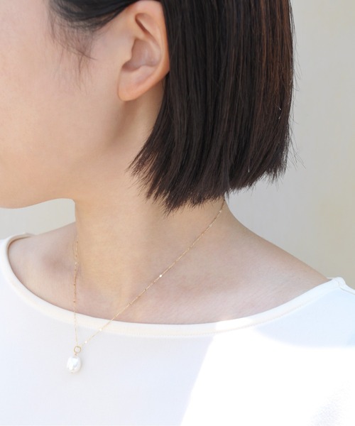 anq.（アンク）の「「anq.」K14GF ・ホワイトパールワンストーンチャーム　淡水パール（チャーム・レディース・ホワイト・ONE SIZE）」の2枚目の写真