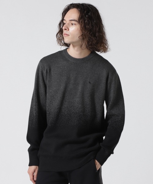 1piu1uguale3 RELAX（ウノピュウノウグァーレトレリラックス）の「1PIU1UGUALE3 RELAX/ウノピゥ ウノ ウグァーレ トレ リラックス/グラデーションクルーネックニット（ニット/セーター・メンズ・ホワイト/ブラック・L/XL/M）」の2枚目の写真