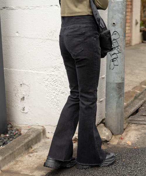 WEGO(ウィゴー)の「WEGO/ハイウエストフレアデニムパンツ(デニムパンツ・レディース・ライトインディゴブルー/インディゴブルー/ブラック・MEDIUM/SMALL/X-SMALL)」の16枚目の写真