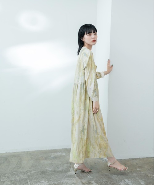 Eimee Law(エイミーロウ)の「マーブルオイルペイントptドレス(ワンピース・レディース・ライトグレー/ベージュ・38)」の5枚目の写真