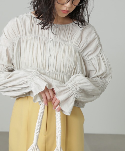 FREE'S MART(フリーズマート)の「◆【ブルーカラーWEB限定】シアーギャザー前開きショート丈ブラウス(シャツ/ブラウス・レディース・イエロー/ホワイト/ブラック/ブルー・FREE)」の20枚目の写真