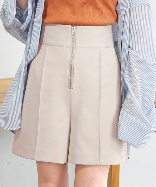 tiptop(ティップトップ)の「【2サイズ展開】フロントジップハイウェストショートパンツ【web限定Sサイズあり】(その他パンツ・レディース・アイボリー/ブラック/チャコールグレー・S/M)」の4枚目の写真