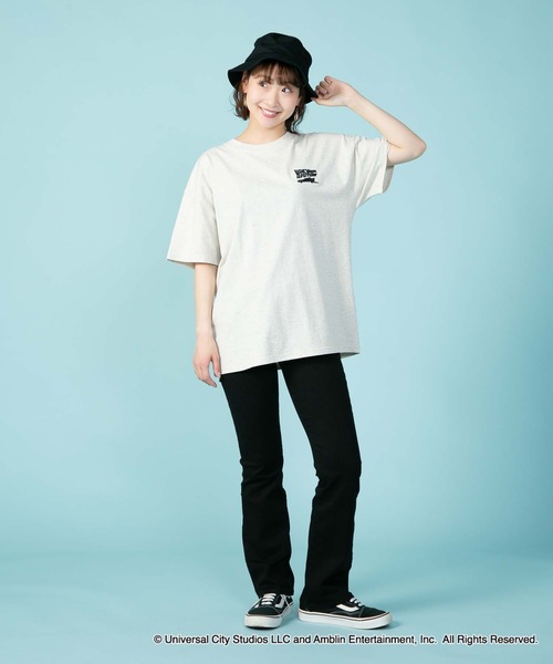 OUTDOOR PRODUCTS APPAREL(アウトドアプロダクツアパレル)の「【JAWS/ジョーズ】【BACK TO THE FUTURE/バック・トゥ・ザ・フューチャー】コラボ 別注 バックプリント ワンポイント刺繍 ビッグシルエット Tシャツ ユニセックス ムービーコラボ(Tシャツ/カットソー・メンズ・ダークグリーン/オフホワイト/ホワイト/ブルー系その他・MEDIUM/LARGE/X-LARGE)」の20枚目の写真