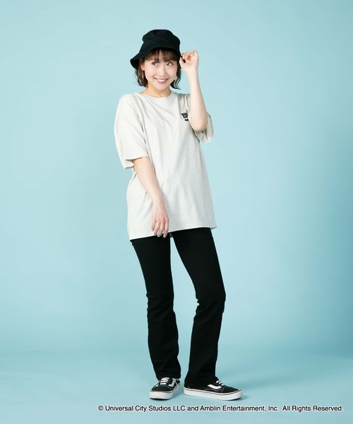OUTDOOR PRODUCTS APPAREL(アウトドアプロダクツアパレル)の「【JAWS/ジョーズ】【BACK TO THE FUTURE/バック・トゥ・ザ・フューチャー】コラボ 別注 バックプリント ワンポイント刺繍 ビッグシルエット Tシャツ ユニセックス ムービーコラボ(Tシャツ/カットソー・メンズ・ダークグリーン/オフホワイト/ホワイト/ブルー系その他・MEDIUM/LARGE/X-LARGE)」の21枚目の写真