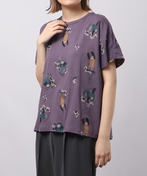Emago（イマゴ）の「EMAGO ナマケモノ総柄刺繍ドルマン半袖Tシャツ（Tシャツ/カットソー）」