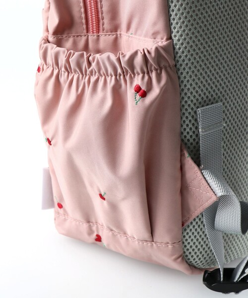 BRANSHES(ブランシェス)の「チェリー刺繍リュック(バックパック/リュック・キッズ・サックスブルー/ピンク・FREE)」の9枚目の写真
