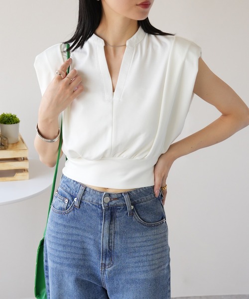 IAMUSE（アイアミューズ）の「キーネックショートトップス S0966【IAMUSE】（Tシャツ/カットソー・レディース・ブラック/ホワイト・FREE）」の3枚目の写真