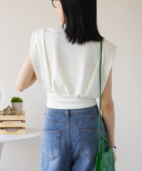 IAMUSE（アイアミューズ）の「キーネックショートトップス S0966【IAMUSE】（Tシャツ/カットソー・レディース・ブラック/ホワイト・FREE）」の5枚目の写真