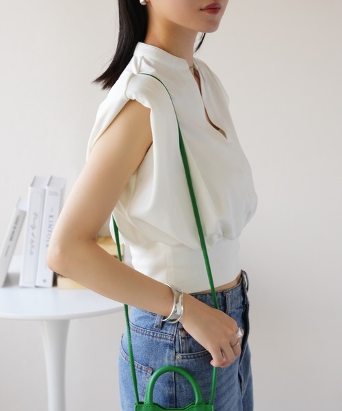 IAMUSE（アイアミューズ）の「キーネックショートトップス S0966【IAMUSE】（Tシャツ/カットソー・レディース・ブラック/ホワイト・FREE）」の4枚目の写真