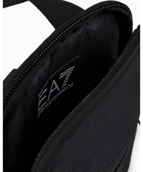 EMPORIO ARMANI EA7（エンポリオアルマーニイーエーセブン）の「【エンポリオ アルマーニ EA7】Train Core ミニショルダーバッグ 再生ファブリック（ショルダーバッグ・メンズ・ブラック×ゴールド/ブラック・FREE）」の7枚目の写真