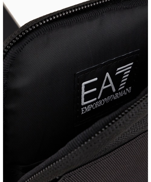 EMPORIO ARMANI EA7（エンポリオアルマーニイーエーセブン）の「【エンポリオ アルマーニ EA7】Train Core ミニショルダーバッグ 再生ファブリック（ショルダーバッグ・メンズ・ブラック×ゴールド/ブラック・FREE）」の12枚目の写真