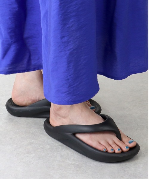 AAA+（サンエープラス）の「AAA+ / 軽量 リカバリー トングサンダル (2411)（サンダル・レディース・ブラック/ホワイト/ベージュ・42/46/44/36/38/40）」の2枚目の写真