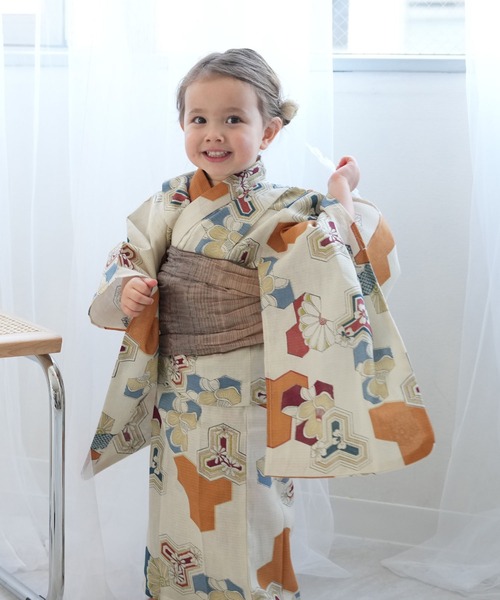 utatane（ウタタネ）の「キッズ浴衣3点セット ひよこ商店 レトロからしの毘沙門亀甲（浴衣・キッズ・アイボリー・100cm/110cm/120cm/130cm）」の2枚目の写真