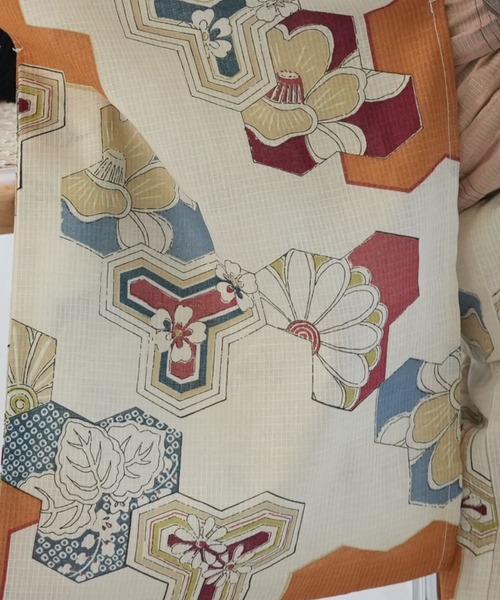 utatane（ウタタネ）の「キッズ浴衣3点セット ひよこ商店 レトロからしの毘沙門亀甲（浴衣・キッズ・アイボリー・100cm/110cm/120cm/130cm）」の7枚目の写真