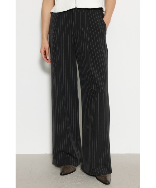 LAGUA GEM（ラグアジェム）の「PIN ストライプパンツ（スラックス・レディース・ブラウン/ブラック/グレー・X-SMALL/SMALL/MEDIUM）」の4枚目の写真