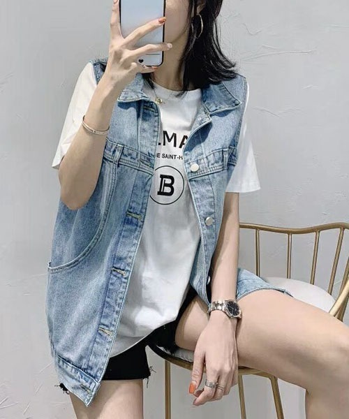gossip！ロサンゼルス（ゴシップロサンゼルス）の「オーバーシルエットデニムジレ（ベスト・レディース・ブルー/ブラック/ライトブルー・FREE）」の19枚目の写真