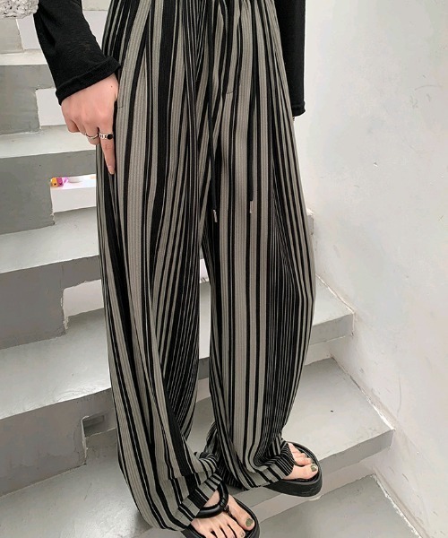 deux amour（ドゥーザムール）の「ランダムストライプリラックスパンツ（その他パンツ・レディース・ホワイト/グレー・FREE）」の3枚目の写真