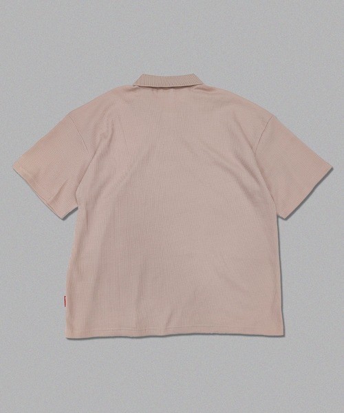 centimeter(センチメーター)の「Waffle Polo Shirt(ポロシャツ・メンズ・ピンク/ブラック/アイボリー・MEDIUM/LARGE/X-LARGE)」の16枚目の写真