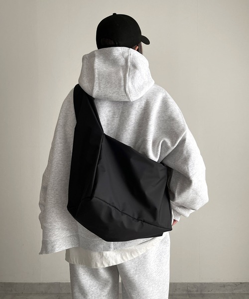 y/m by MIHO(イムバイミホ)の「ナイロンショルダーBAG(ショルダーバッグ・レディース・ブラック・FREE)」の13枚目の写真