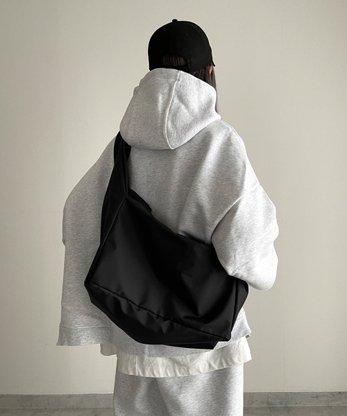 y/m by MIHO(イムバイミホ)の「ナイロンショルダーBAG(ショルダーバッグ・レディース・ブラック・FREE)」の14枚目の写真