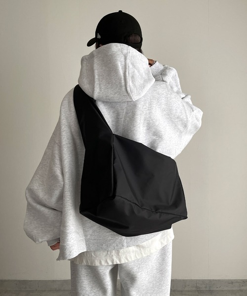y/m by MIHO(イムバイミホ)の「ナイロンショルダーBAG(ショルダーバッグ・レディース・ブラック・FREE)」の15枚目の写真