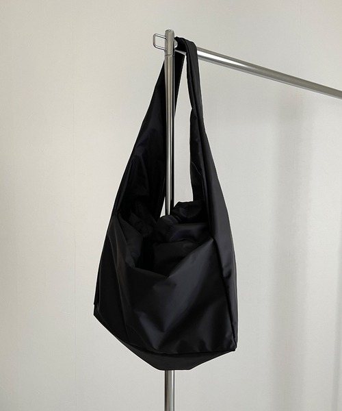 y/m by MIHO(イムバイミホ)の「ナイロンショルダーBAG(ショルダーバッグ・レディース・ブラック・FREE)」の9枚目の写真