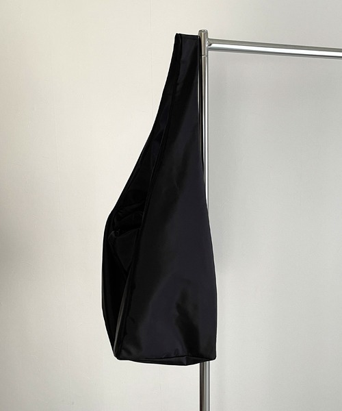 y/m by MIHO(イムバイミホ)の「ナイロンショルダーBAG(ショルダーバッグ・レディース・ブラック・FREE)」の12枚目の写真